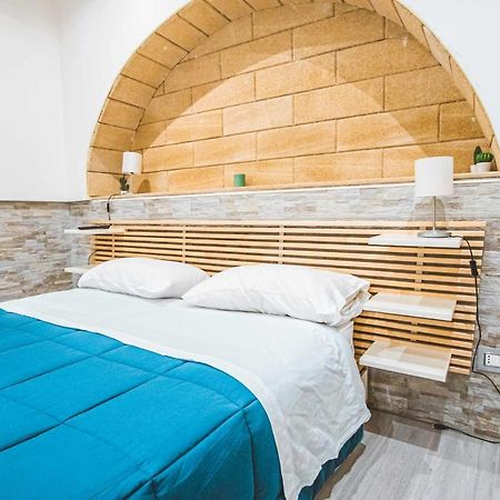 The Castle Apartment Bari Exterior foto