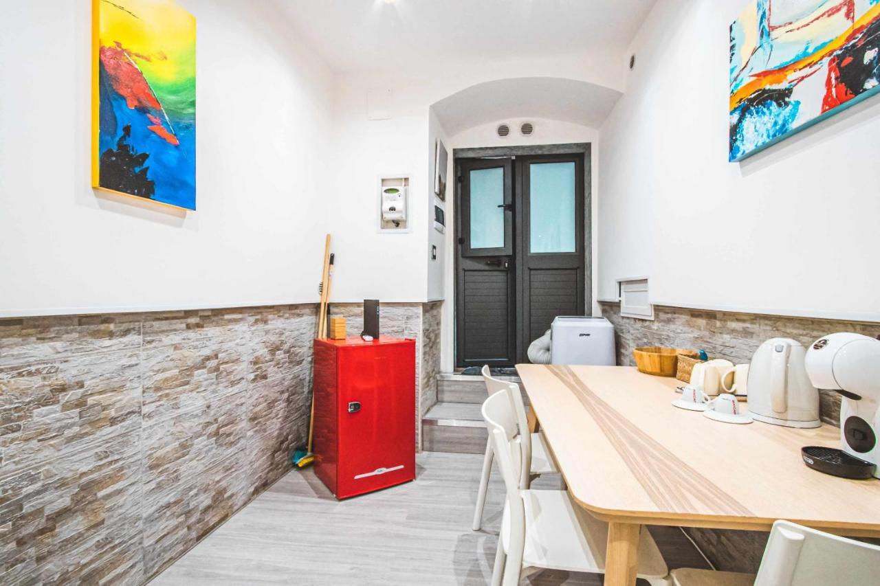 The Castle Apartment Bari Exterior foto