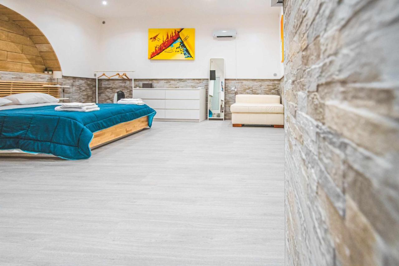 The Castle Apartment Bari Exterior foto